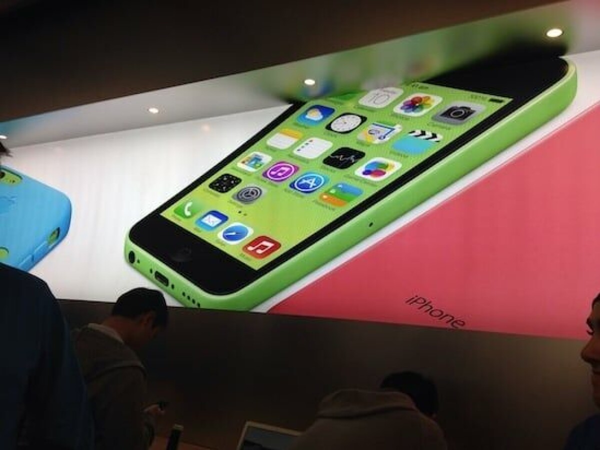 First look: Apple iPhone 5S and 5C