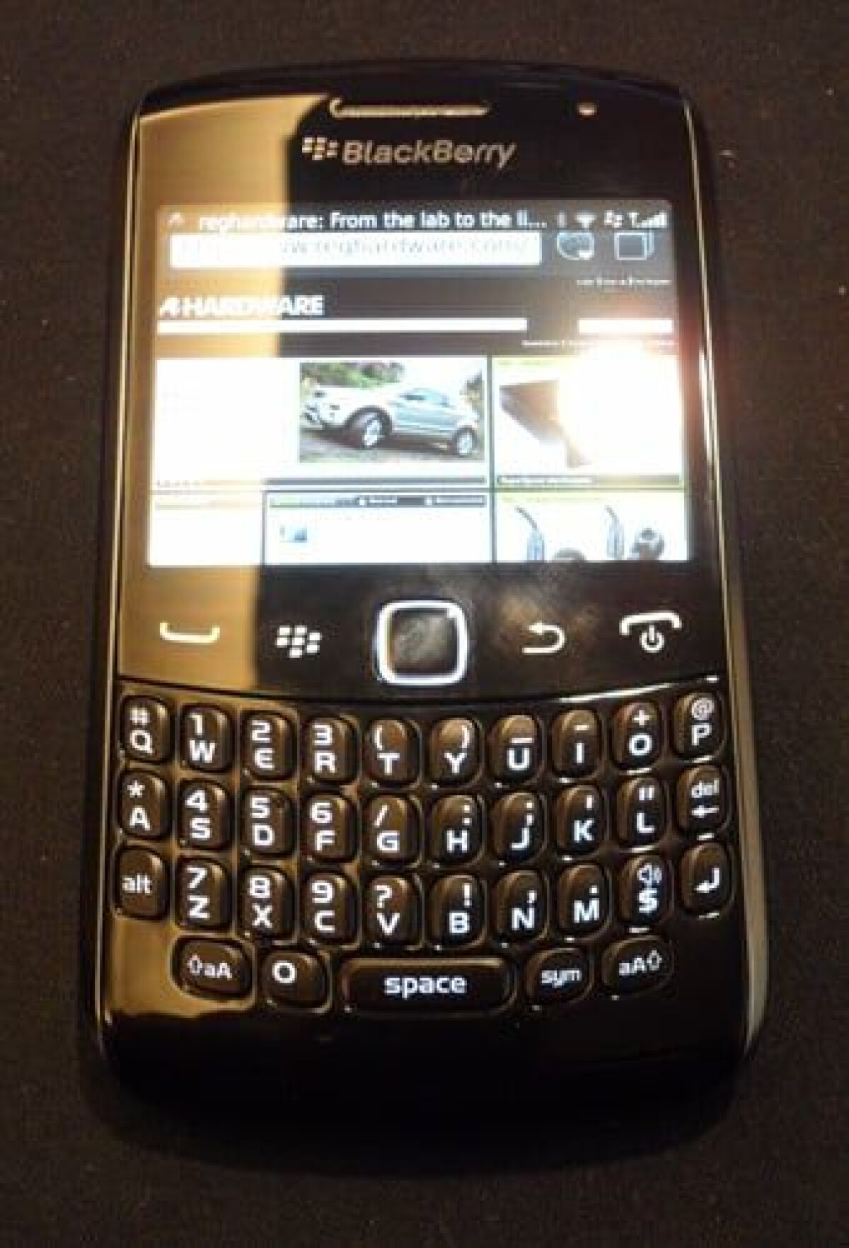 BlackBerry Curve 9360 hits UK
