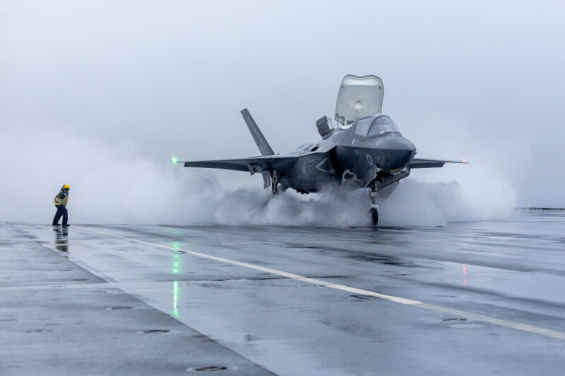 F-35 software delays leave UK buying time with US glide bombs