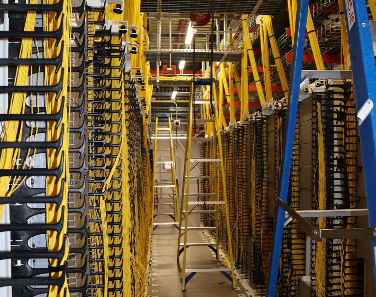AWS mumbles about its cost-busting networking tech when it should be shouting